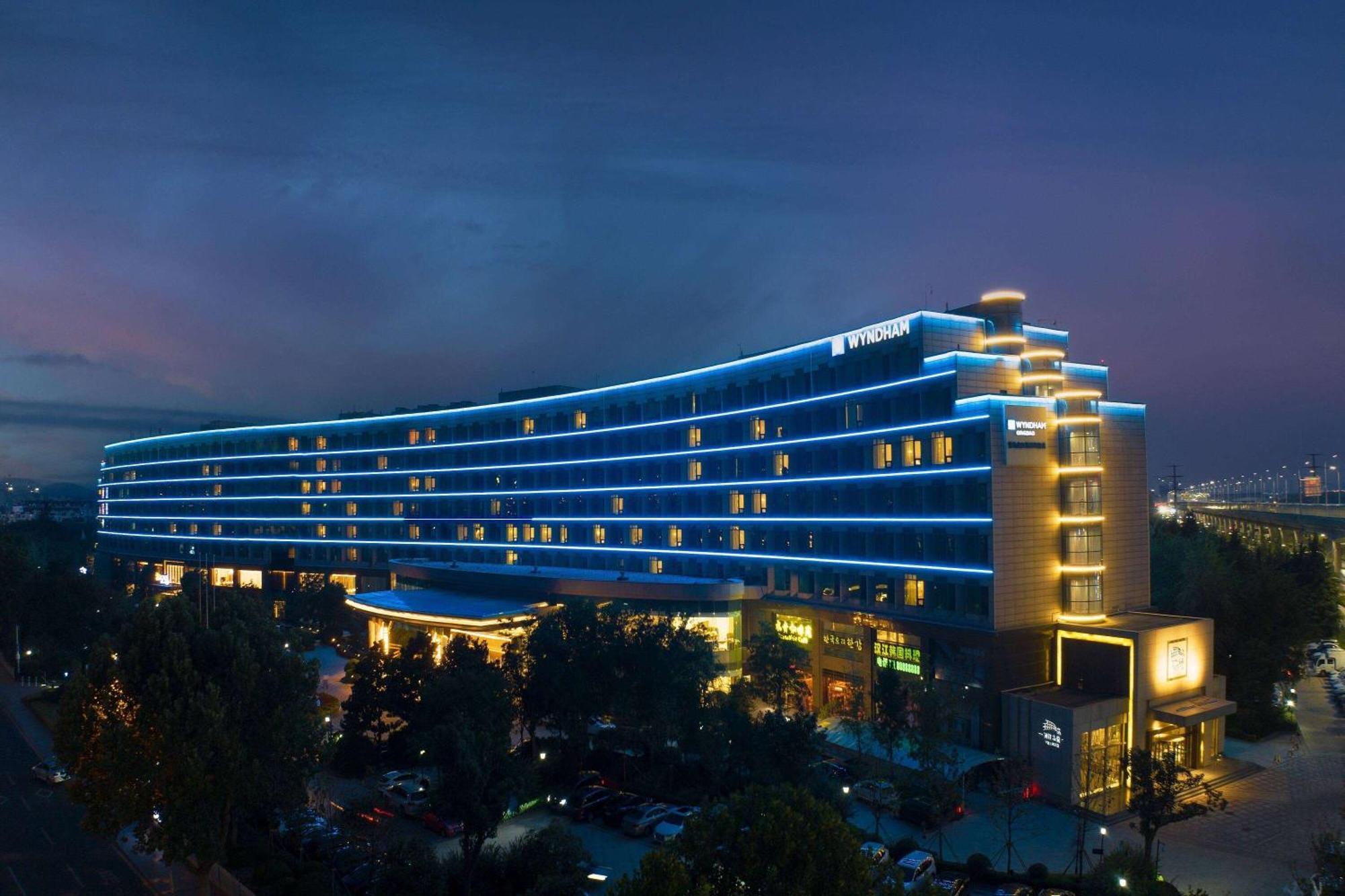 Wyndham Qingdao Hotell Eksteriør bilde