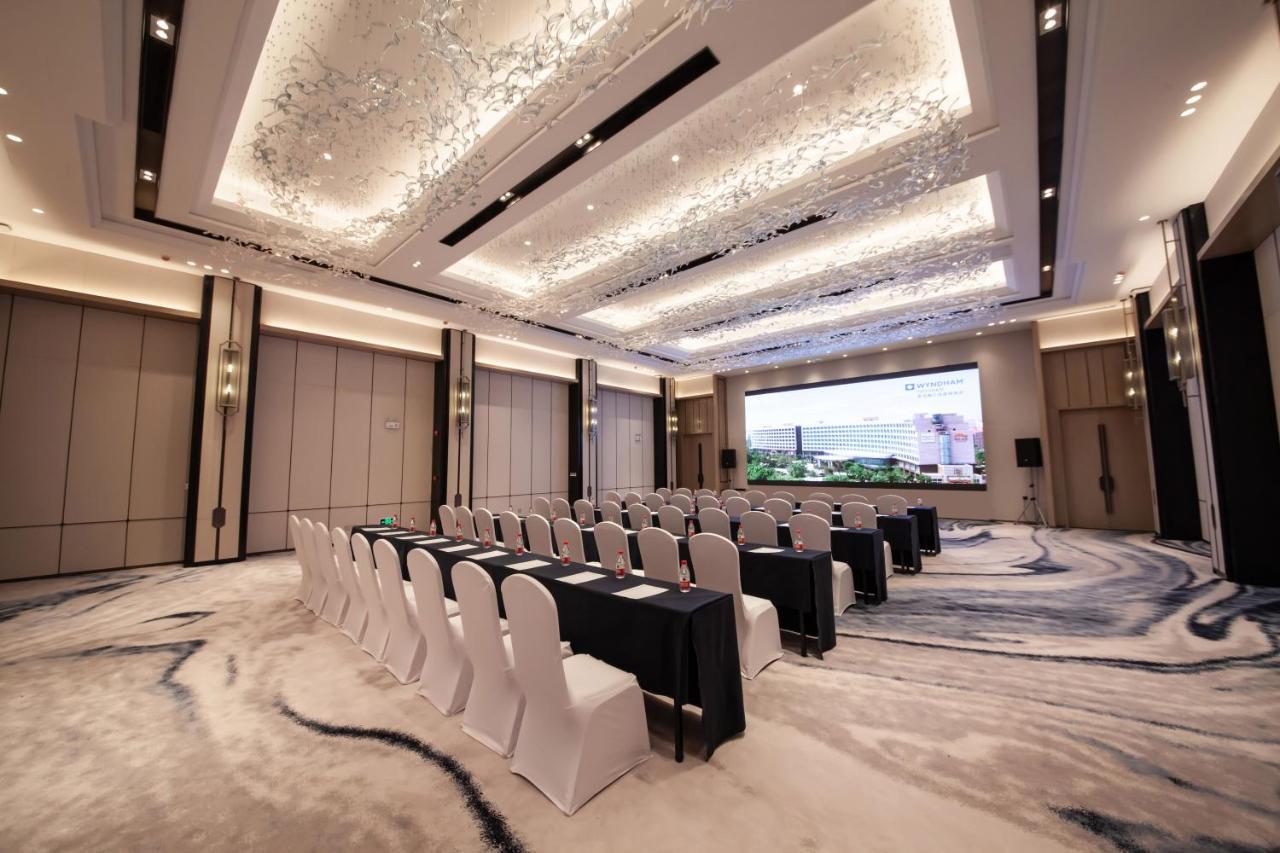 Wyndham Qingdao Hotell Eksteriør bilde